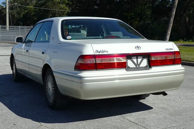 1997 Toyota Crown JDM car for sale — photo 7 of 16