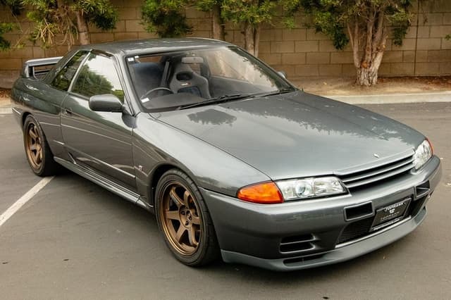 1990 Nissan Skyline JDM car for sale — photo 16 of 25