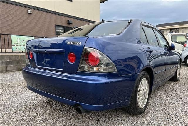 2003 Toyota Altezza JDM car for sale — photo 2 of 25