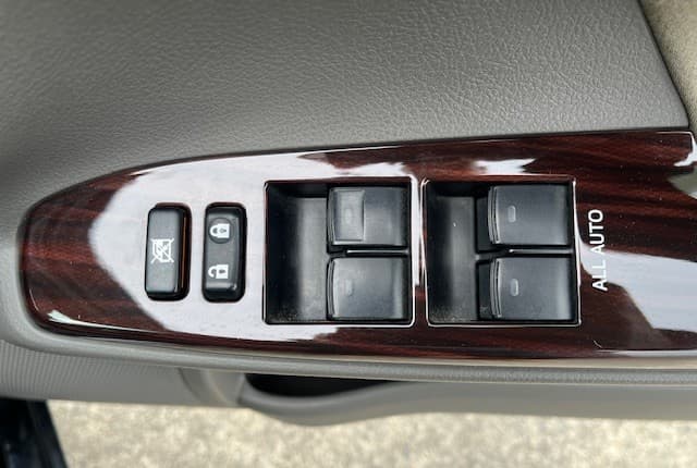 2010 Toyota Mark X JDM car for sale — photo 19 of 25