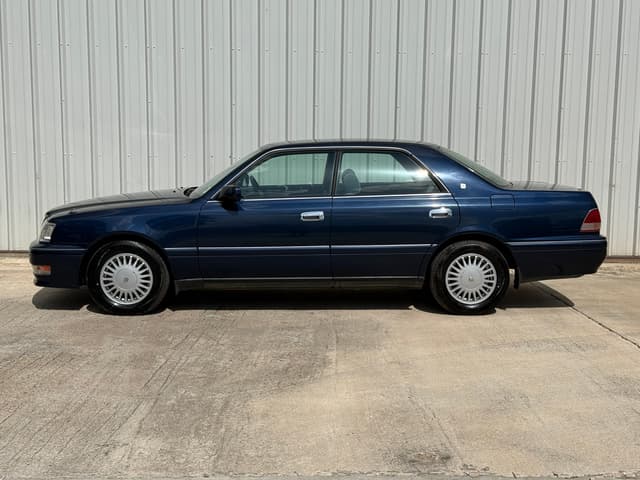 1998 Toyota Crown JDM car for sale — photo 5 of 21