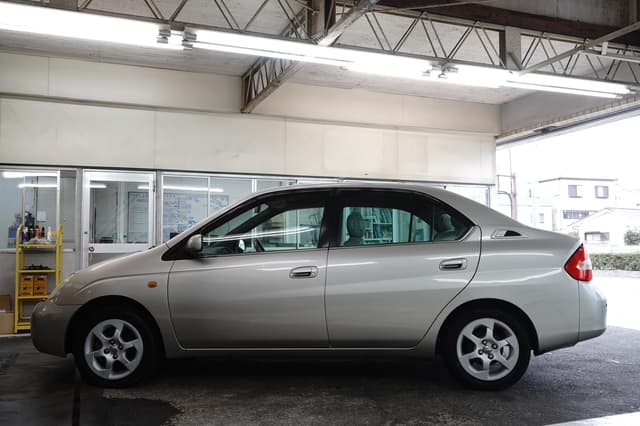 2001 Toyota Prius JDM car for sale — photo 11 of 25