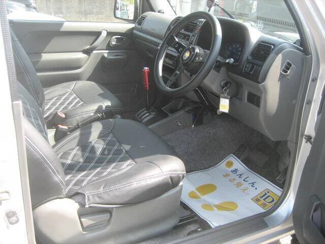 2001 Suzuki Jimny JDM car for sale — photo 3 of 12
