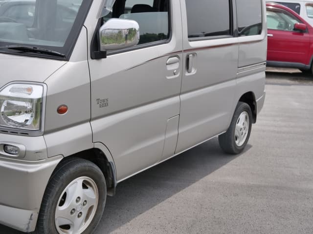 2001 Mitsubishi Town Box JDM car for sale — photo 9 of 25