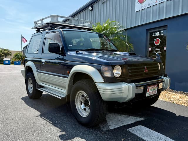 1995 Mitsubishi Pajero JDM car for sale — photo 13 of 21