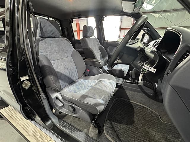 2000 Toyota Hilux JDM car for sale — photo 11 of 25
