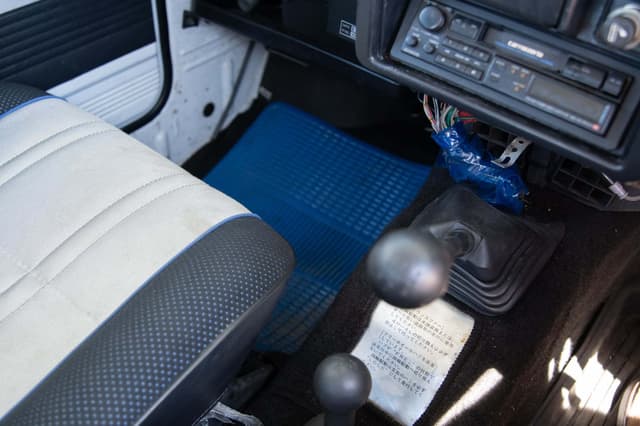 1990 Suzuki Jimny JDM car for sale — photo 13 of 17