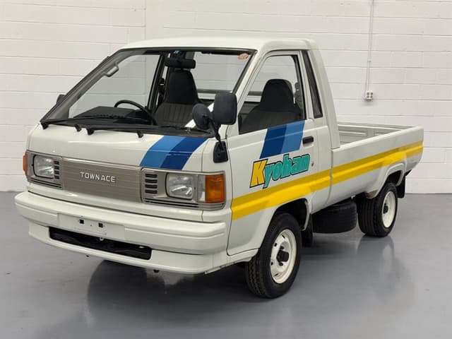 1989 Toyota Townace JDM car for sale — photo 12 of 25