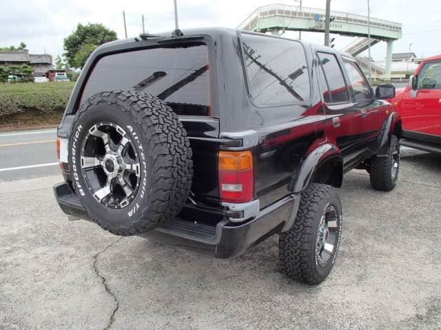 1993 Toyota Hilux Surf JDM car for sale — photo 3 of 5