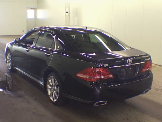 2009 Toyota Crown JDM car for sale — photo 2 of 3