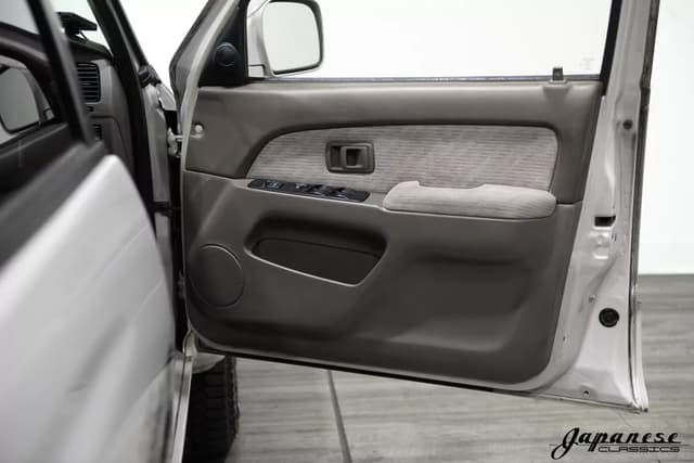 1998 Toyota Hilux JDM car for sale — photo 19 of 25