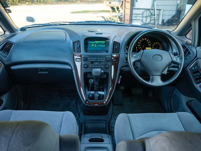 1999 Toyota Harrier JDM car for sale — photo 11 of 18