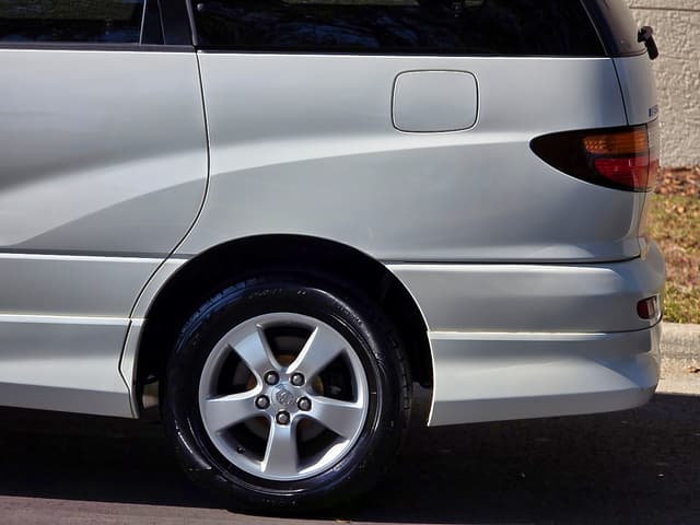 2000 Toyota Estima JDM car for sale — photo 4 of 25