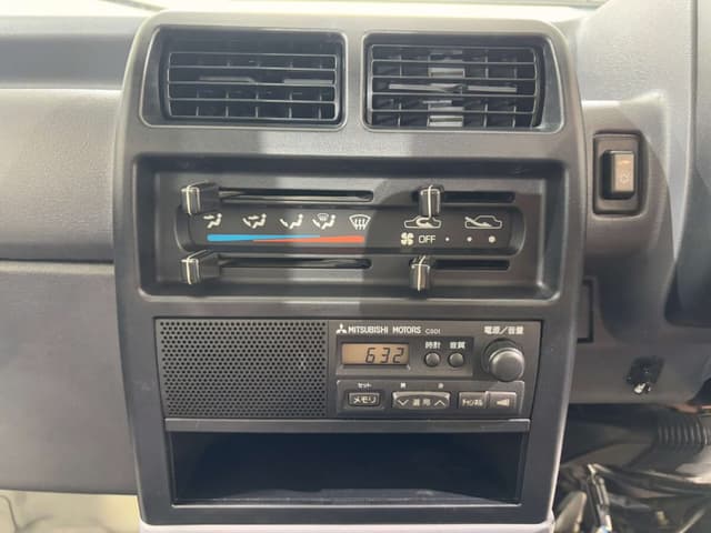 1998 Mitsubishi Minicab JDM car for sale — photo 10 of 22