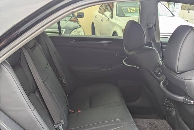 2006 Toyota Crown JDM car for sale — photo 18 of 25