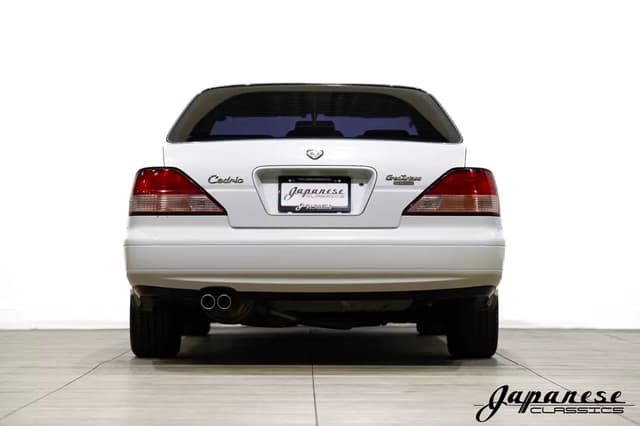 1997 Nissan Gloria JDM car for sale — photo 7 of 25