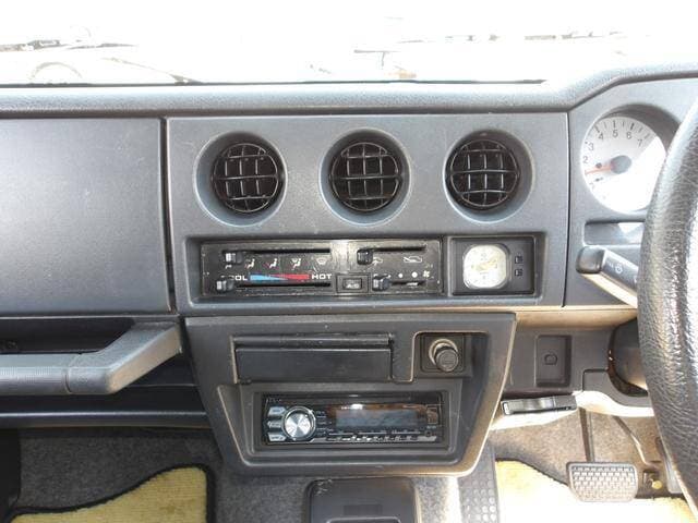 1996 Suzuki Jimny JDM car for sale — photo 15 of 20