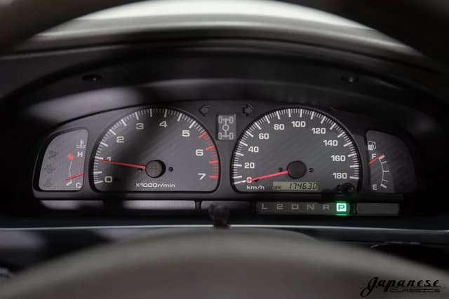 2000 Toyota Hilux Surf JDM car for sale — photo 13 of 25