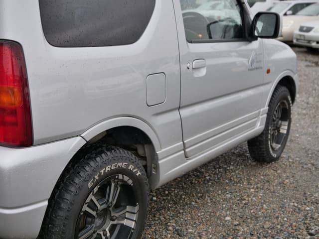 2002 Suzuki Jimny JDM car for sale — photo 17 of 25