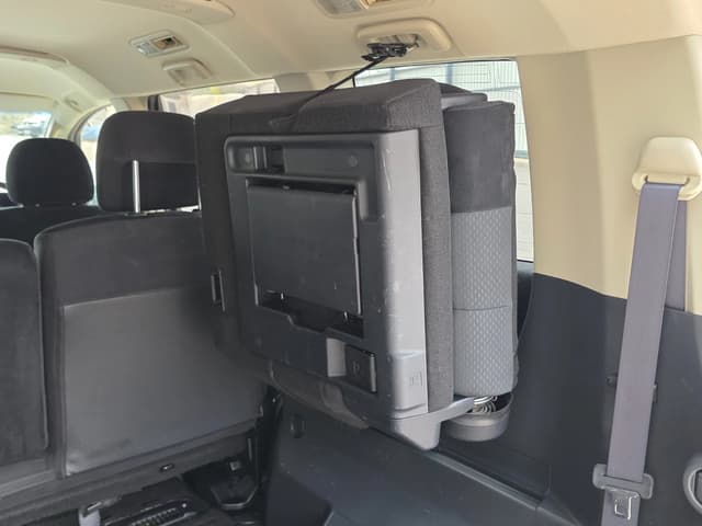 2007 Mitsubishi Delica JDM car for sale — photo 9 of 24