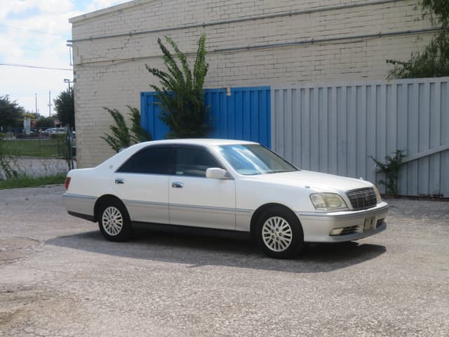 2000 Toyota Crown JDM car for sale — photo 2 of 25