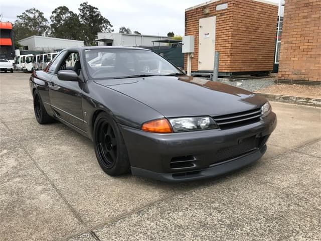 1990 Nissan Skyline JDM car for sale — photo 2 of 18