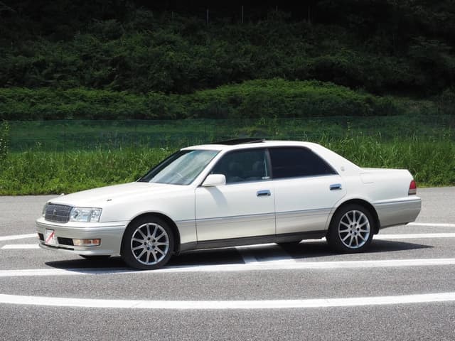 1999 Toyota Crown JDM car for sale — photo 16 of 22