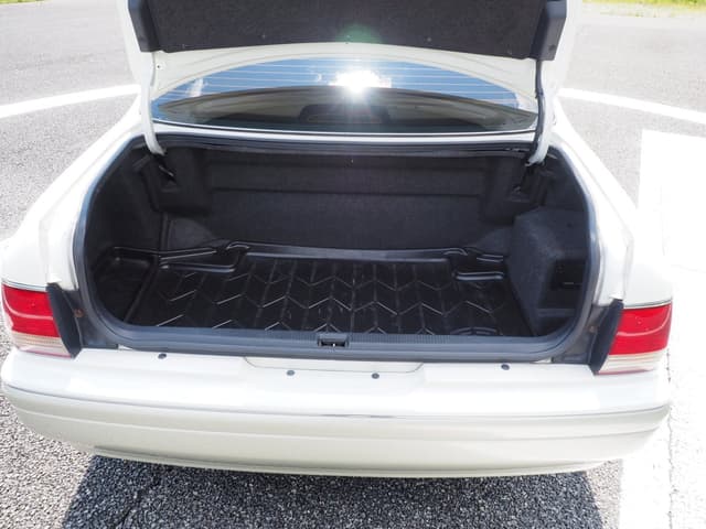 1999 Toyota Crown JDM car for sale — photo 14 of 25