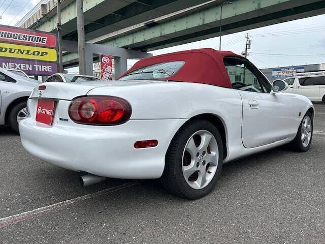 2000 Mazda Roadster (Eunos Roadster / MX-5) JDM car for sale — photo 2 of 12