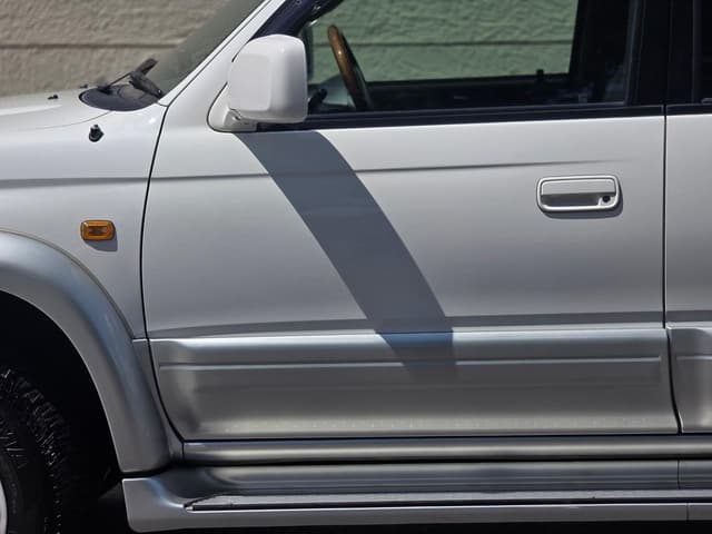 2001 Toyota Hilux Surf JDM car for sale — photo 18 of 25