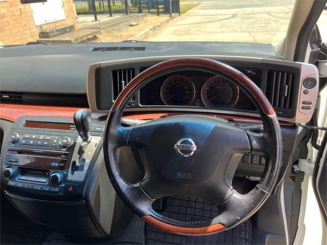 2006 Nissan Elgrand JDM car for sale — photo 11 of 16