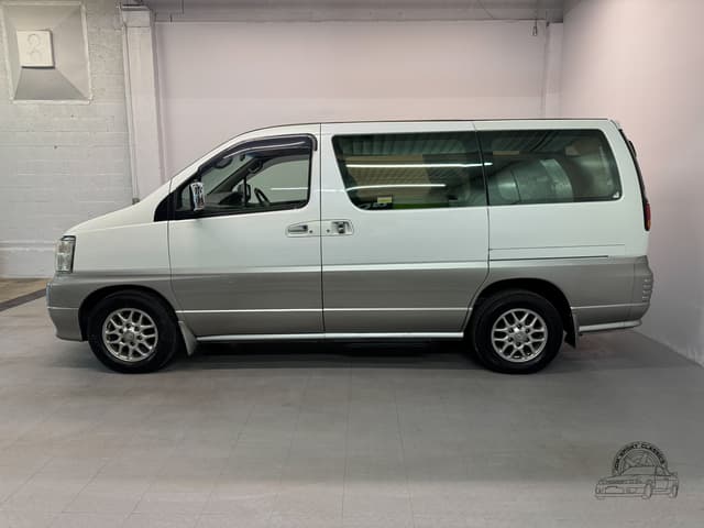2001 Nissan Elgrand JDM car for sale — photo 11 of 25