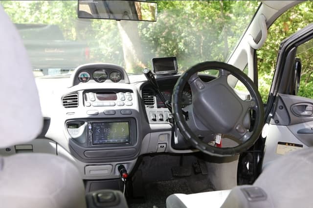 1996 Mitsubishi Delica JDM car for sale — photo 9 of 13