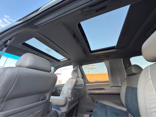 1998 Nissan Elgrand JDM car for sale — photo 17 of 20