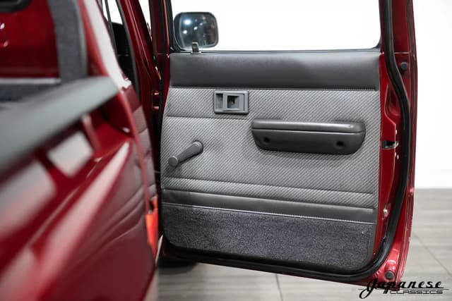 1990 Toyota Hilux JDM car for sale — photo 21 of 25