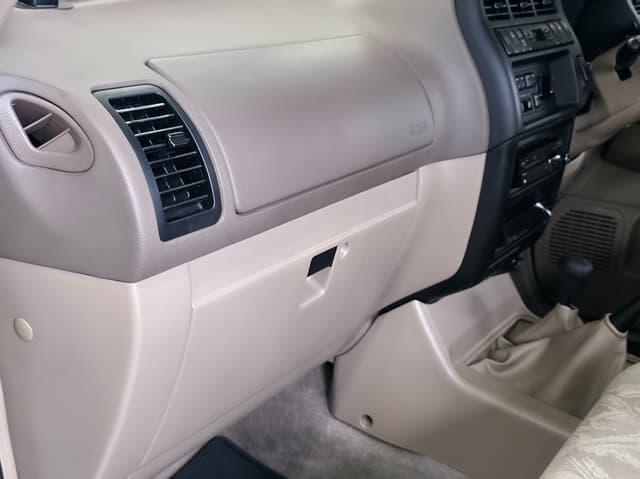 2000 Isuzu JDM car for sale — photo 18 of 25