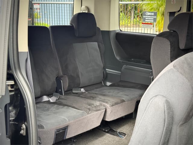 2009 Mitsubishi Delica JDM car for sale — photo 21 of 25