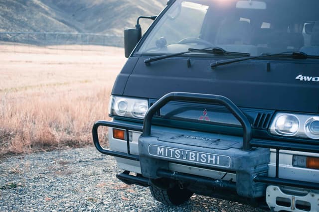 1993 Mitsubishi Delica JDM car for sale — photo 9 of 22