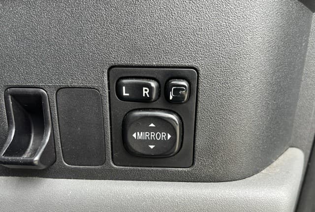 2009 Toyota JDM car for sale — photo 15 of 25