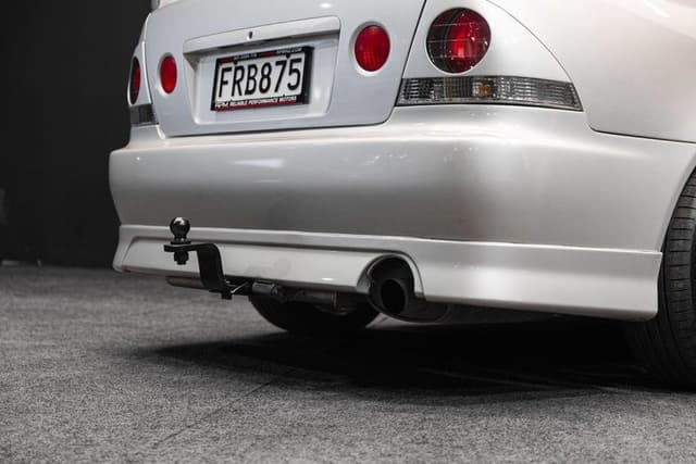 2001 Toyota Altezza JDM car for sale — photo 8 of 16