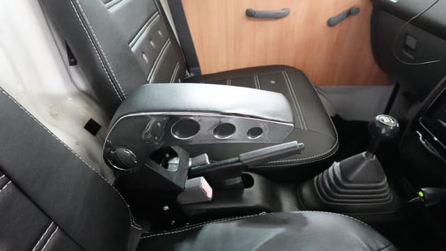 2001 Daihatsu Hijet JDM car for sale — photo 12 of 18