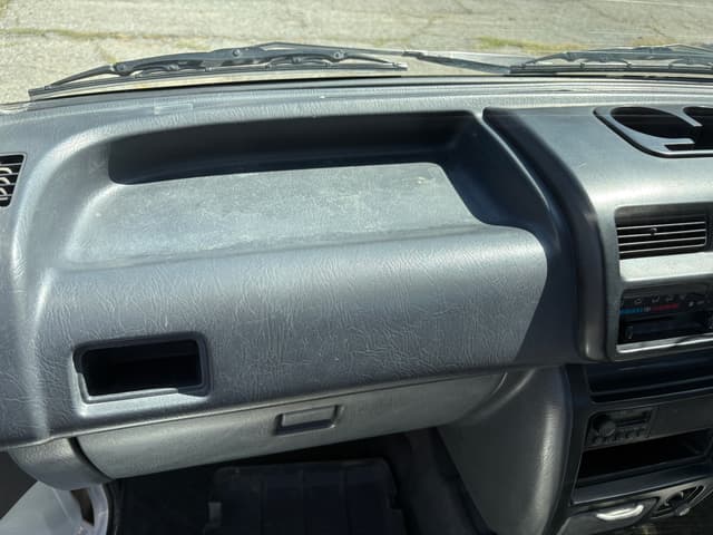 2000 Daihatsu Hijet JDM car for sale — photo 21 of 25