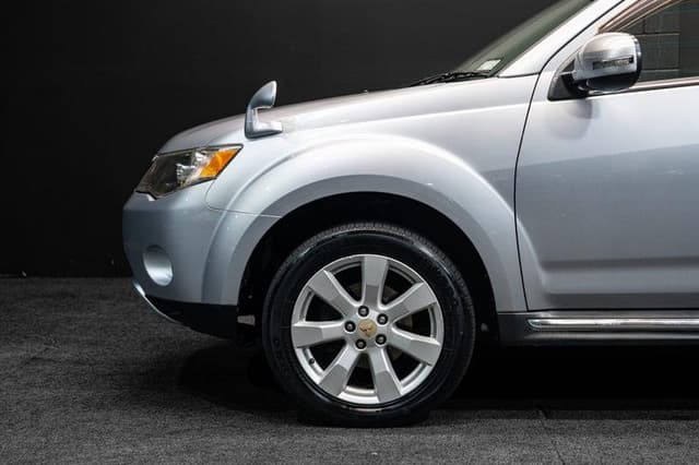 2010 Mitsubishi Outlander JDM car for sale — photo 5 of 18