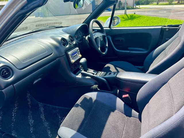 1998 Mazda Roadster (Eunos Roadster / MX-5) JDM car for sale — photo 11 of 14