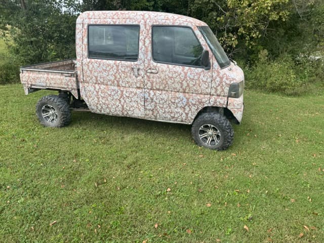 2005 Mitsubishi Minicab JDM car for sale — photo 2 of 10