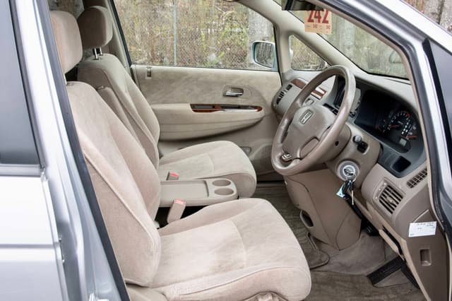 2000 Honda Odyssey JDM car for sale — photo 10 of 19