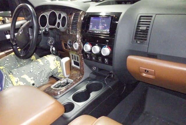 2011 Toyota Tundra JDM car for sale — photo 3 of 6
