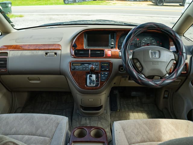 2000 Honda Odyssey JDM car for sale — photo 11 of 15
