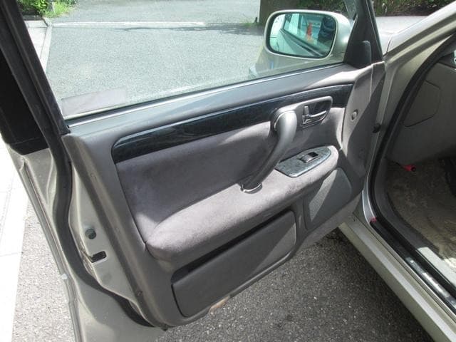 2000 Toyota Crown JDM car for sale — photo 18 of 23
