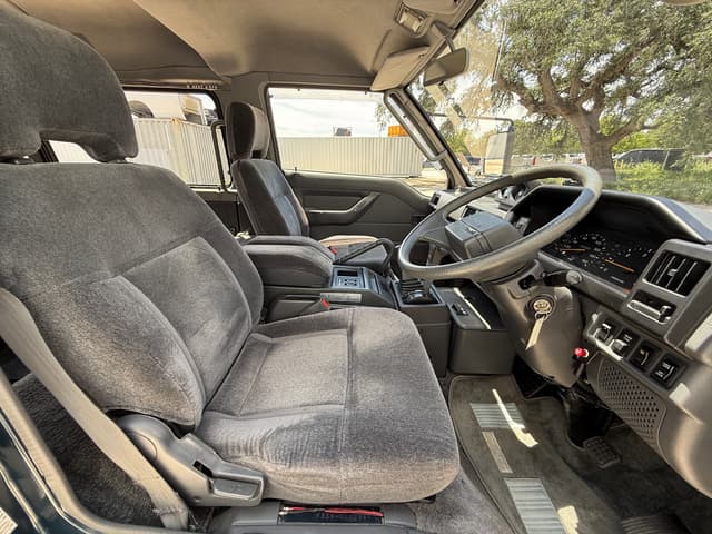 1990 Mitsubishi Delica JDM car for sale — photo 17 of 20